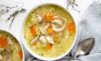 طرز تهیه سوپ مرغ به روش ساده برای سرماخوردگی و انواع دیگر آن