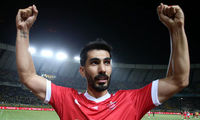 ستاره پرسپولیس با حلقه ازدواجش در زمین حاضر شد