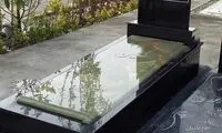 شمایل یک سنگ قبر لاکچری جلب‌توجه کرد