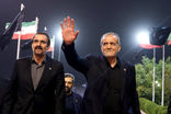 پوستر گفتگوی تاکر کارلسون با مسعود پزشکیان