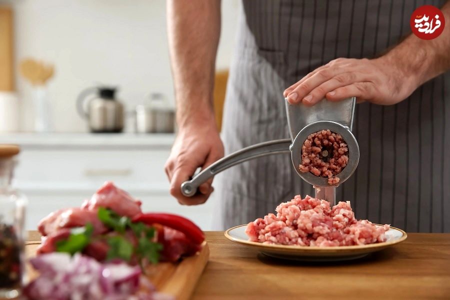 بحث داغ دربارۀ شستن گوشت قبل از پخت؛ تکلیف چیست؟