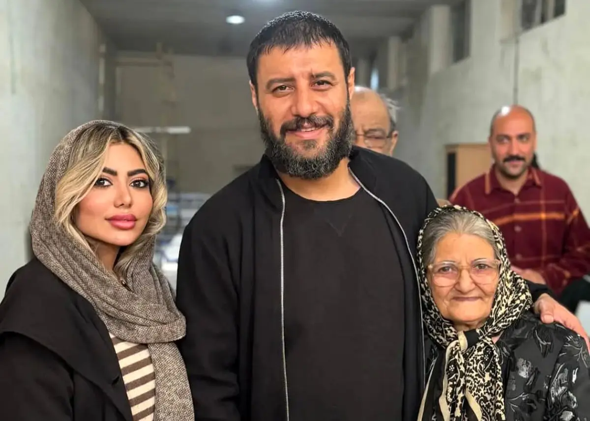 مادر داوود اشرف در تعریف از جواد عزتی کم نگذاشت