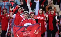 زنان، عروسک‌هایی برای تشویق شما نیستند