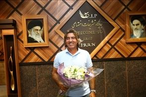 سرمربی استقلال بالاخره به تهران رسید 