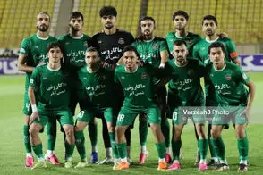 دیس‌بک مسخره قزوینی‌ها به کری خوانی پوستری پیکان