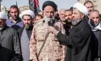 تصویر جالب توجه امام جمعه اهواز در شرایط جنگی