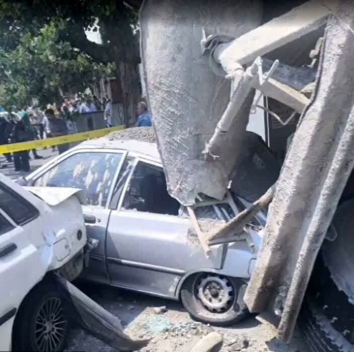 میکسر بِتُن، ۴ خودرو را در تبریز زیر گرفت