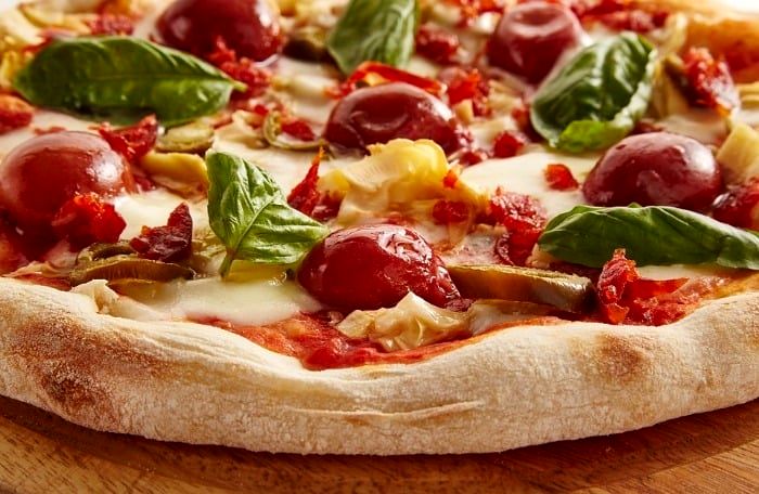 دلیل اصلی نپختن و خام ماندن خمیر پیتزا 