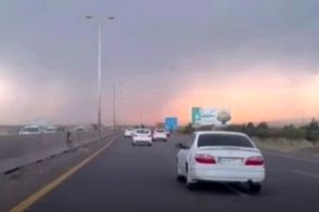 آسمان جاده رشت در عرض چند ثانیه سیاه شد