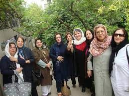 ویدئو طنز از نحوه برخورد زنان ایرانی در روز مادر