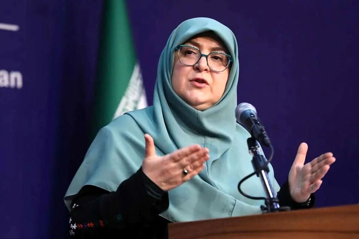   خانم سخنگو! چرا با تشریفات سران قوا، سفر می‌روید؟ 