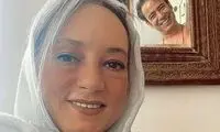 مونیکا در ماشین جواد به رانندگی بهروز وثوقی
