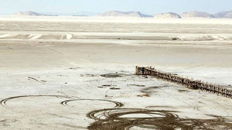 واکنش نماینده ارومیه به خشک شدن دریاچه 