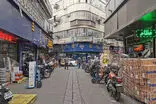 در خیابان چراغ برق تهران جنگ هنوز ادامه دارد