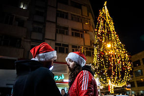 تصاویری از حال و هوای شب کریسمس در تهران 