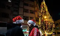 تصاویری از حال و هوای شب کریسمس در تهران 