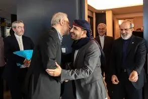 تصاویری از دیدار لاریجانی و یک مقام یمنی در عمان