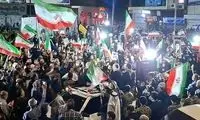 پلاکارد متفاوتی که در تجمعات شبانه دیده شد
