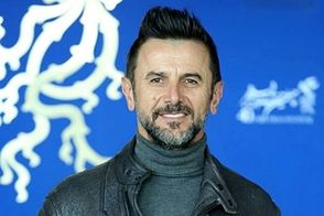 مردم مشهد برای دیدن امین حیایی صف کشیدند