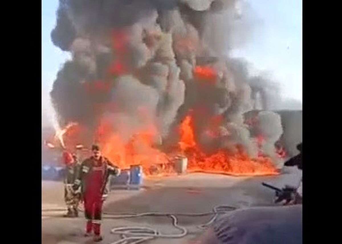 آتش‌سوزی گسترده در یک کارگاه نفتی اصفهان