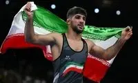 مبارزه نمادین قهرمان کشتی با فرد مبتلا به سندرم‌داون