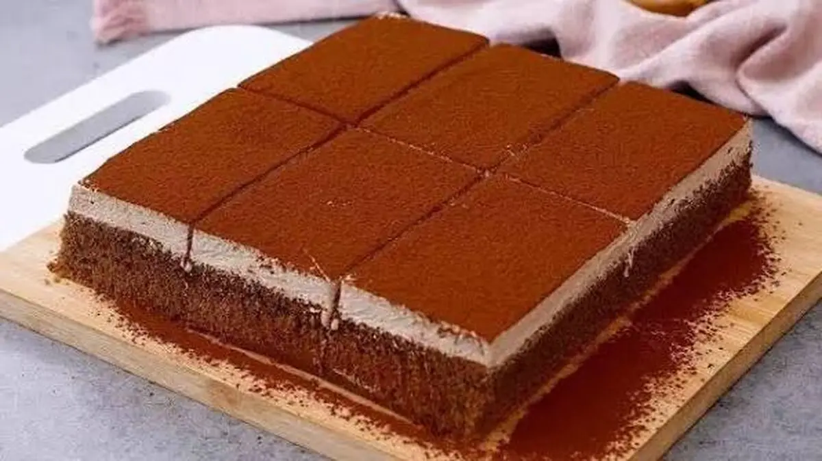 طرز تهیه کیک موکا یخچالی با کرم خامه‌ای و عطر قهوه