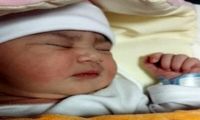 یک مادر آبادانی نوزاد سنگین وزن به دنیا آورد