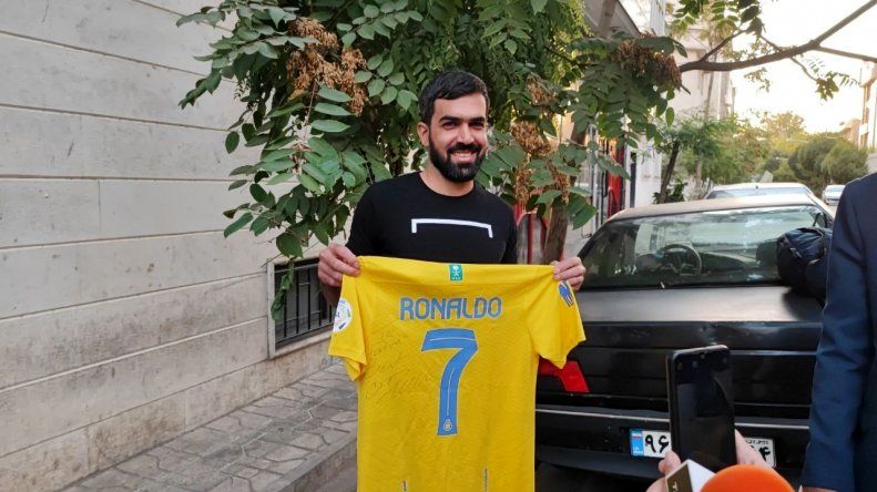 باشگاه پرسپولیس، پیراهن اصلی رونالدو را پَس داد