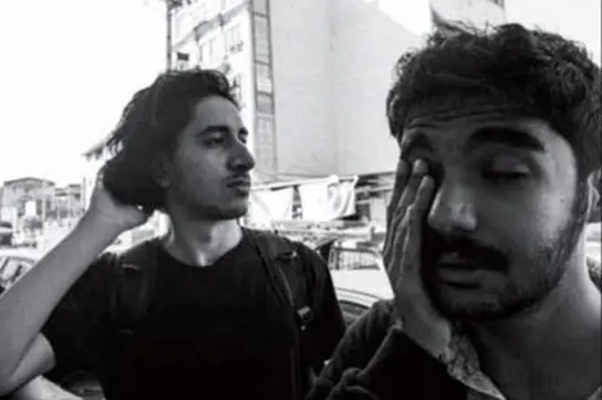 در امیرآباد تهران همه در بهت مرگ ناگهانی عرفان و فرهاد هستند