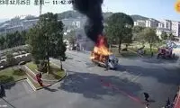 این کامیون درحال سوختن به آتش‌نشانی رفت!