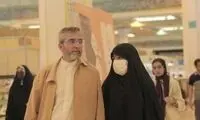 لباس‌های نامنظم آقای سیاستمدار در نمایشگاه کتاب تهران