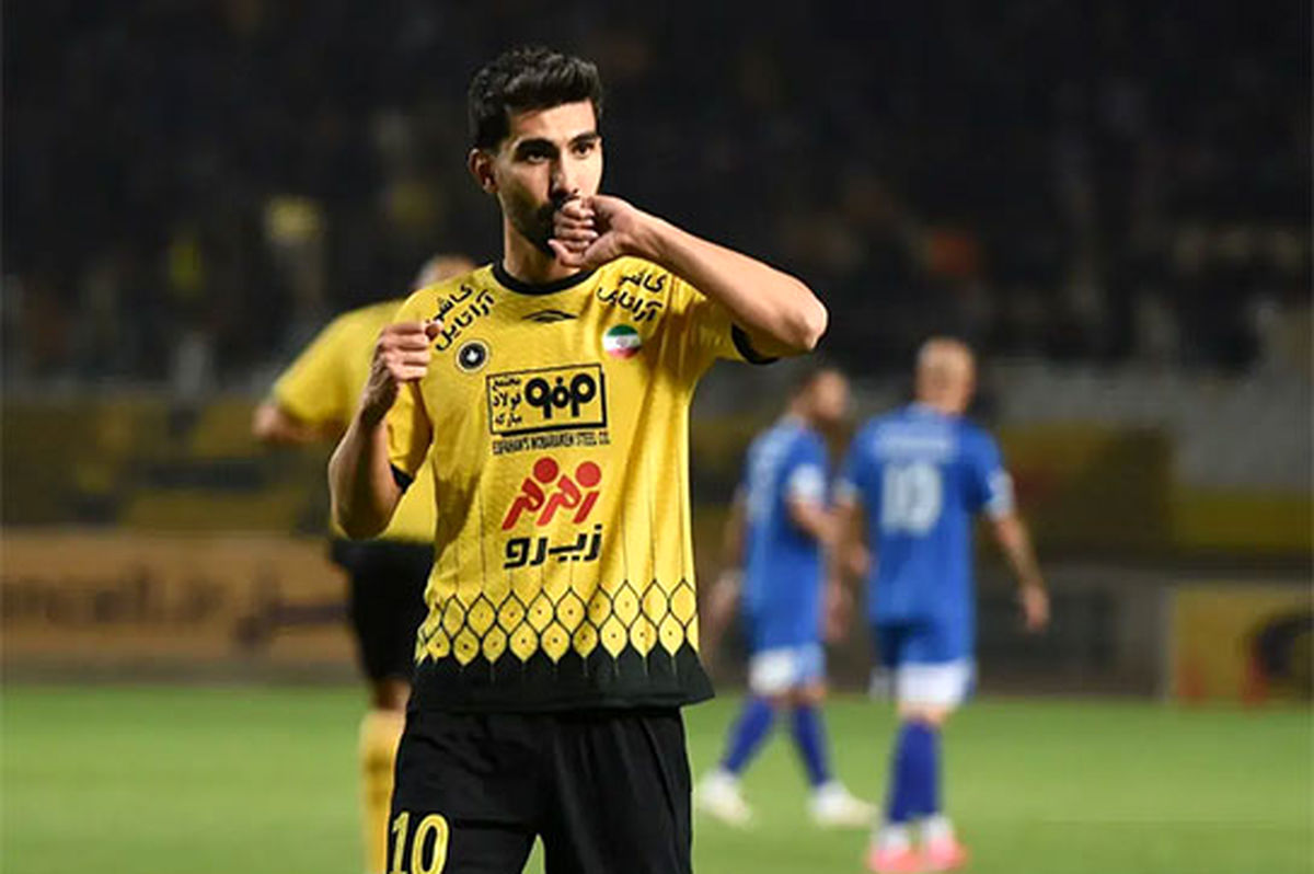   بازیکن سپاهان در لایو باشگاه پرسپولیس رویت شد! 