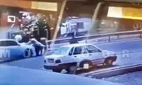 تصاویر لحظه تصادف هولناک خودرو با ۲ عابر پیاده