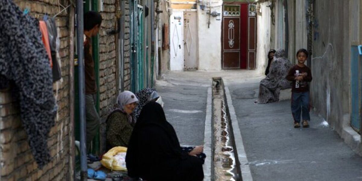 پرچم افغانستان در جوادیه تهران به اهتزاز درآمد!