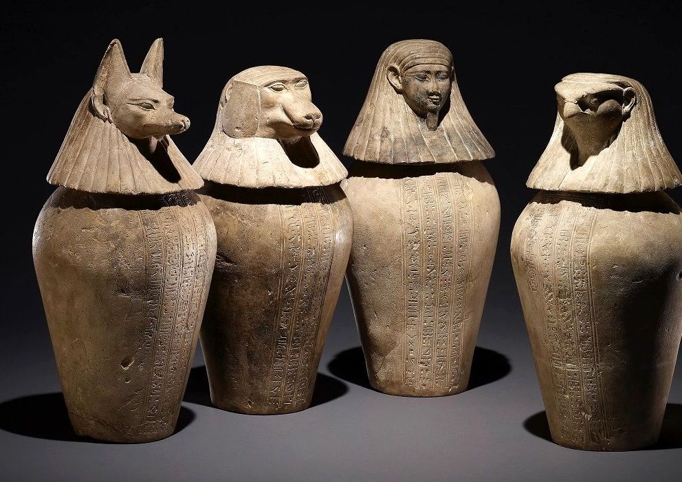 کوزه‌های مصری که «اندام‌های انسان» در آن‌ها دفن می‌شدند