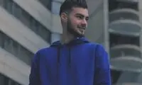 حضور علیرضا طلیسچی مقابل خانه حمیدرضا روحی 