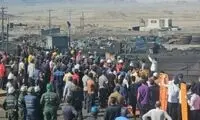 آقایان! شما به این دخترک و اشک‌هایش خیلی بدهکارید