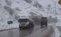 تصاویری از بارش سنگین برف در جاده هراز 