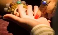 دستگیری ۲ زن رمال با ‌۳۰ میلیارد کلاهبرداری 