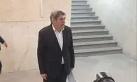 حرکت عجیب یک کاندیدا جلوی دوربین عکاسان