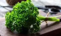 سبزی خوشمزه‌ای که ۳ برابر پرتقال ویتامین C دارد