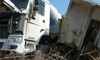 لحظه وحشتناک ترمز بریدن یک کامیون