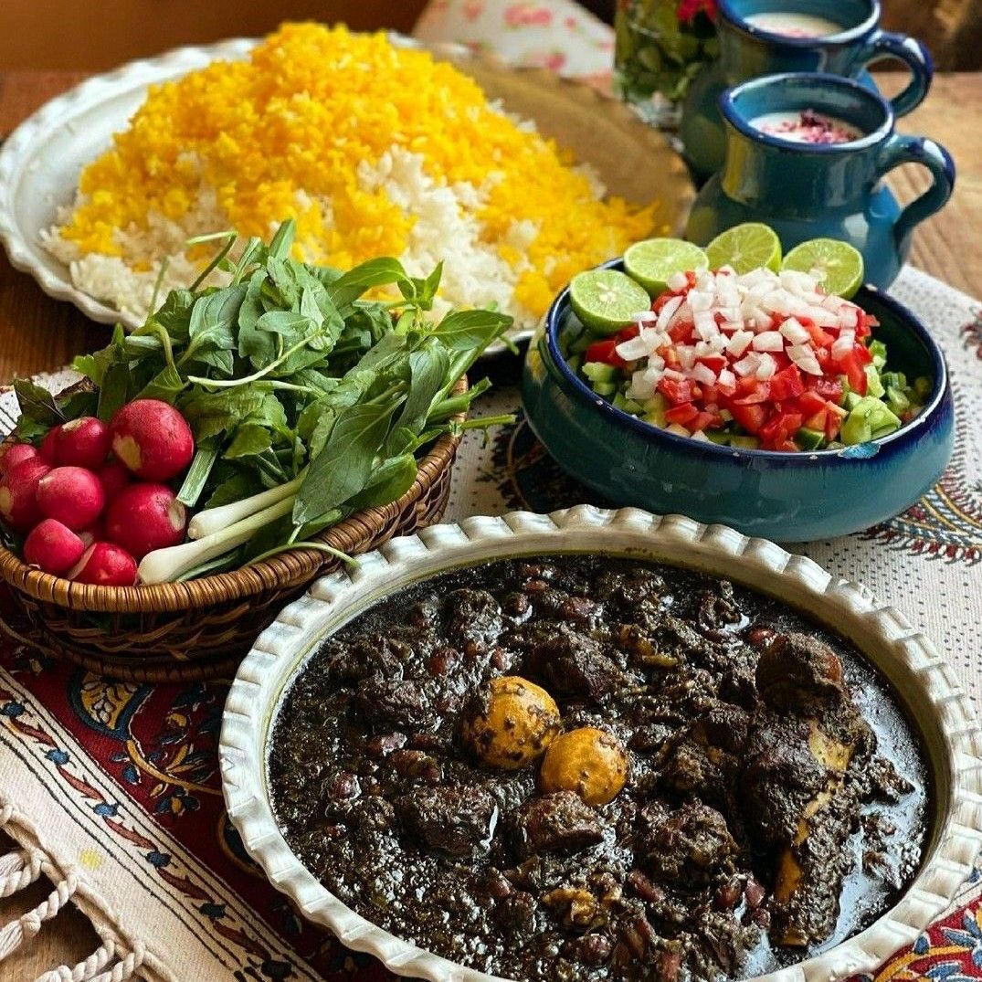 طرز تهیه قورمه سبزی خوشمزه و جا افتاده