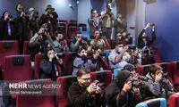 تصویر خبرگزاری مهر از پوشش یک خانم در جشنواره فجر