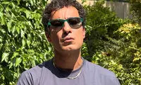 جمله روی تی‌شرت نوید محمدزاده توجه‌ها را جلب کرد