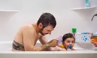 از چه زمانی دیگر نباید با فرزندتان به حمام بروید؟