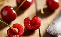جدا کردن سریع هسته‌ آلبالو و گیلاس با موچین!