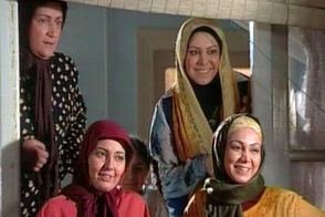 عکس خانم بازیگر «خانه‌به‌دوش» در کابین هواپیما