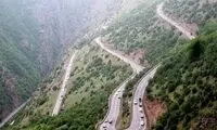 برخورد خودرو با تیر برق در جاده چالوس