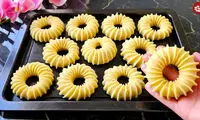فرآیند تهیه شیرینی پای زردآلو به روش آشپز روسی 